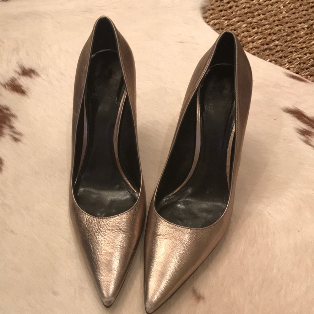 Burberry metallic gunmetal pumps